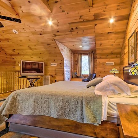 マギー・バレー The Cabin At Marys Place With Deck And Mtn Views!ヴィラ エクステリア 写真