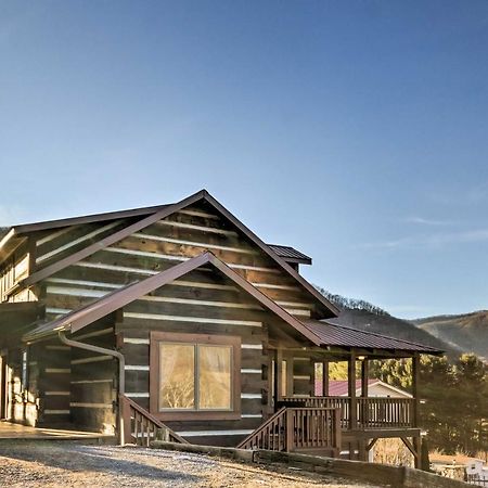 マギー・バレー The Cabin At Marys Place With Deck And Mtn Views!ヴィラ エクステリア 写真