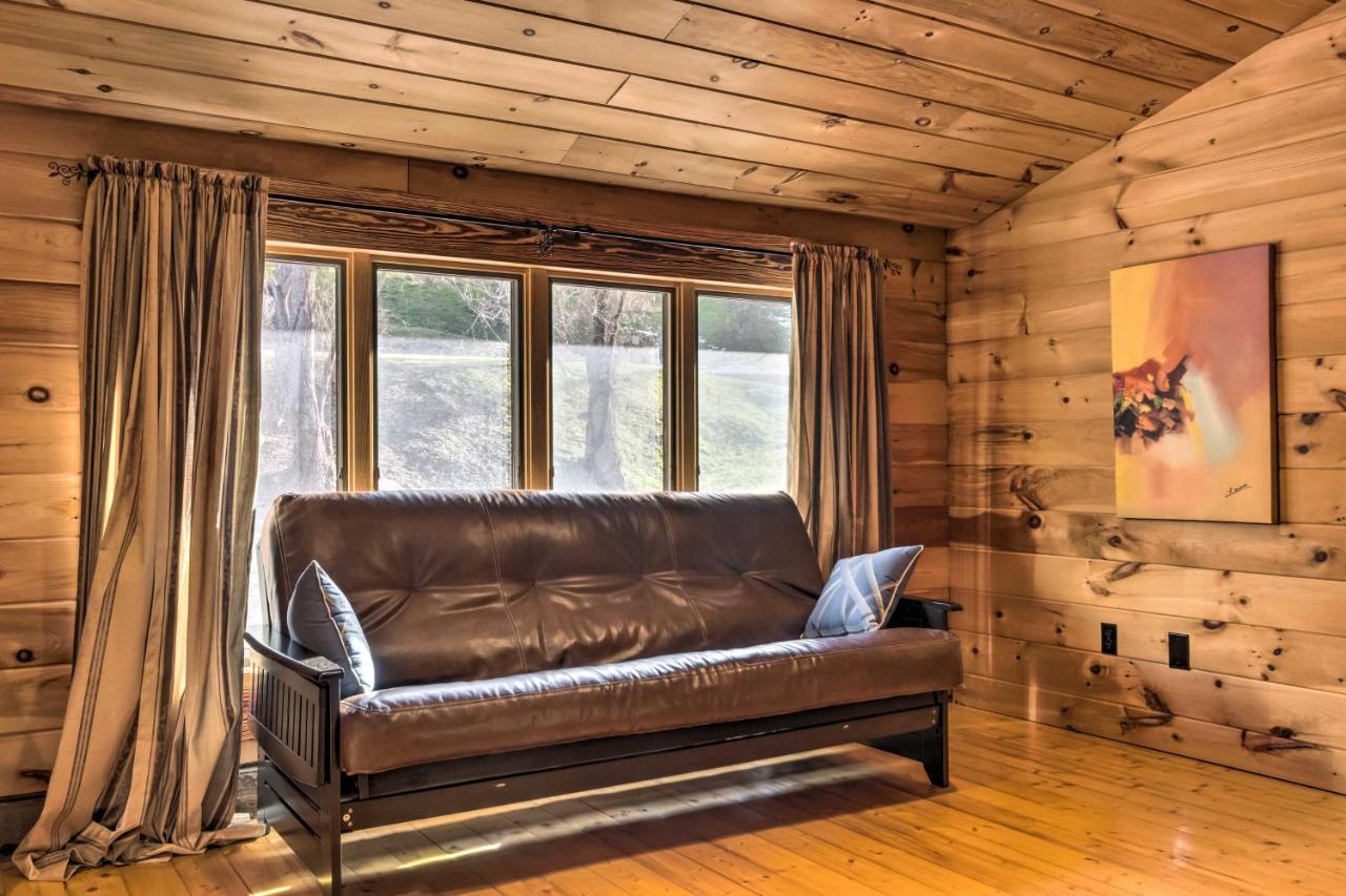 マギー・バレー The Cabin At Marys Place With Deck And Mtn Views!ヴィラ エクステリア 写真