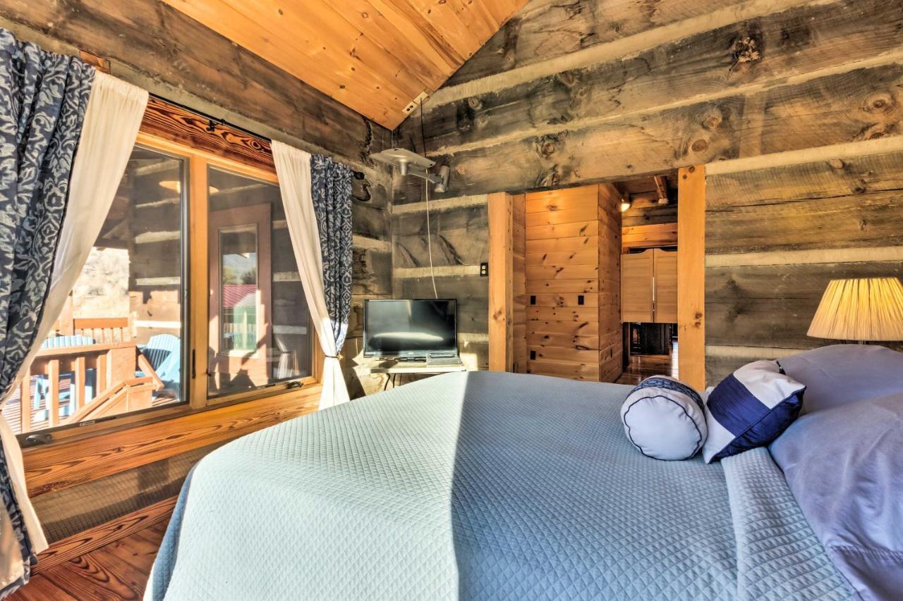 マギー・バレー The Cabin At Marys Place With Deck And Mtn Views!ヴィラ エクステリア 写真