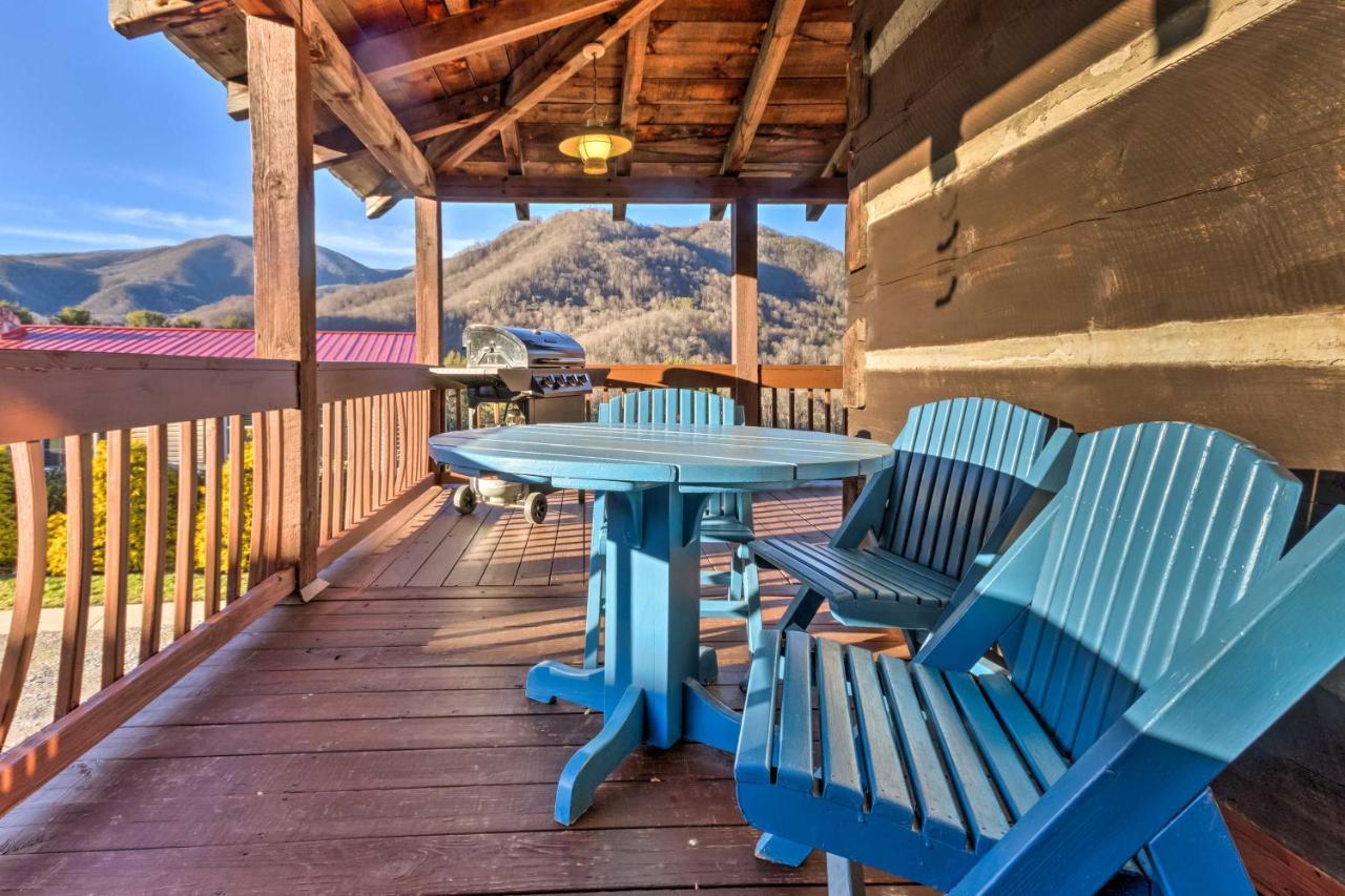 マギー・バレー The Cabin At Marys Place With Deck And Mtn Views!ヴィラ エクステリア 写真